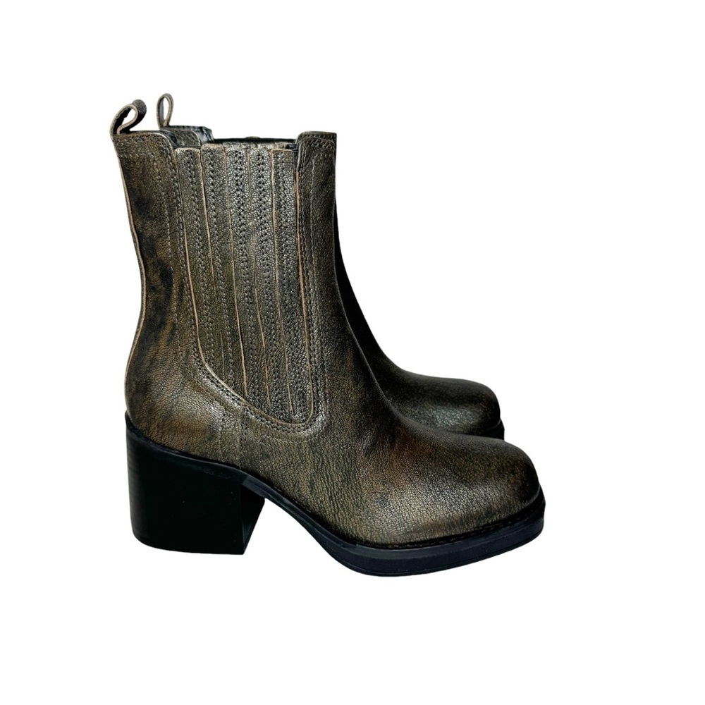 Kenneth Cole New York Jet Chelsea Boot in Antique Gold 6
